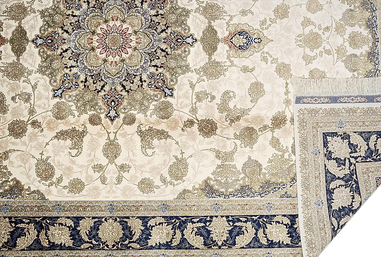 Makine İpek İsfahan Krem Halı ISF04
